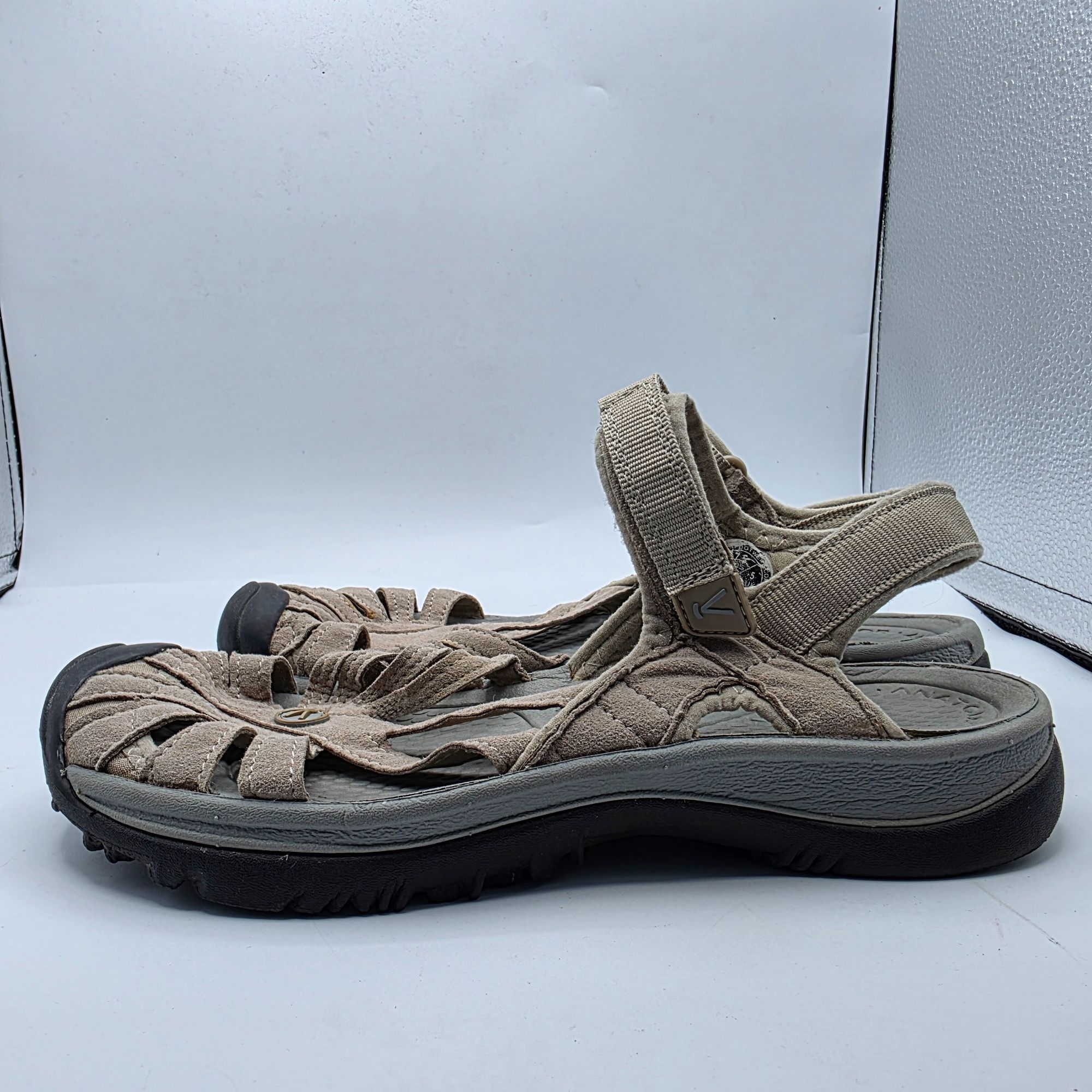 KEEN Keen Rose Womens 7.5 Beige Closed Toe Sandals Beach Outdoors Size US 7.5 / IT 37.5 - 13 Thumbnail