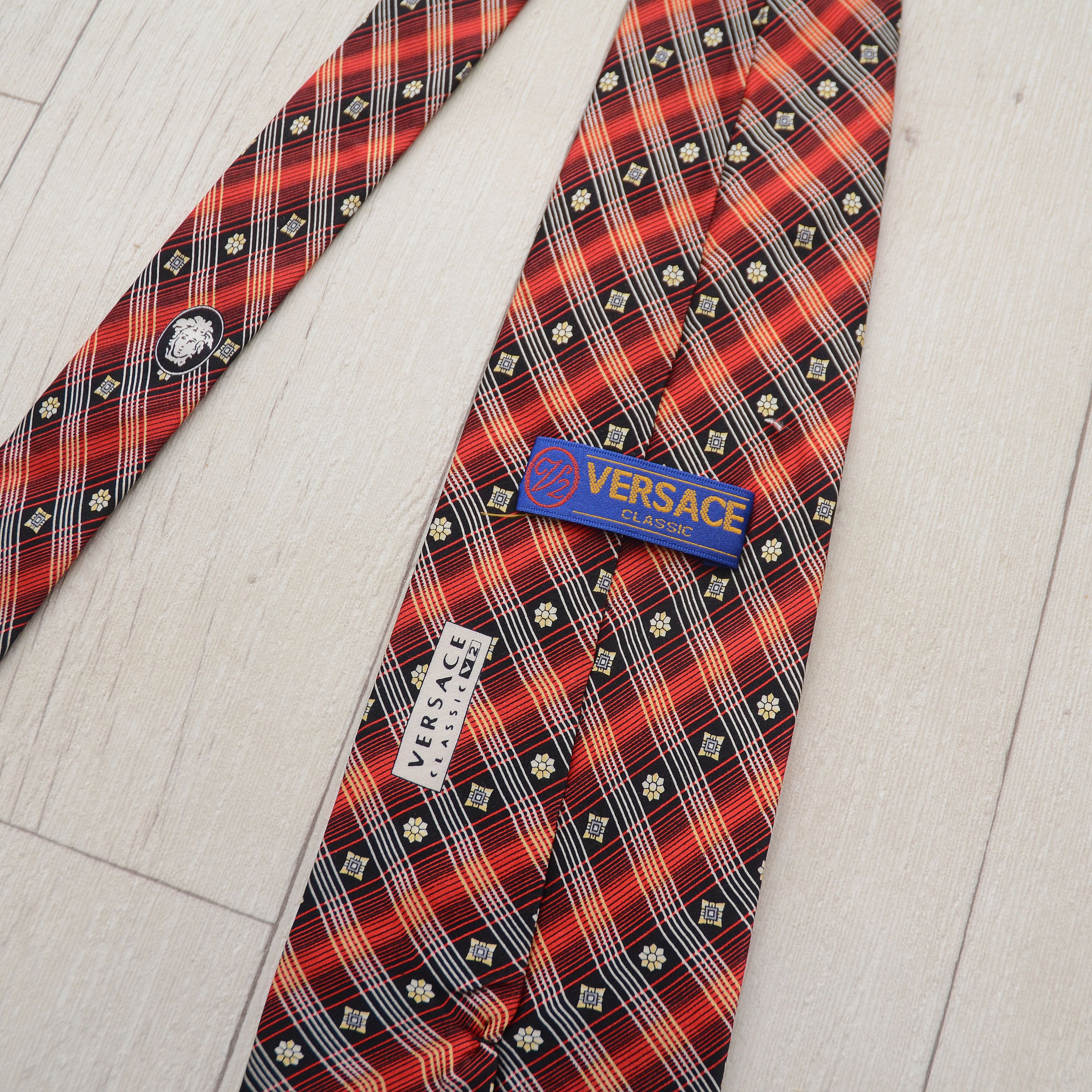 Versace × Vintage Vintage Rare Versace Classic V2 Tie Medusa Monogram Red Size ONE SIZE - 15 Thumbnail