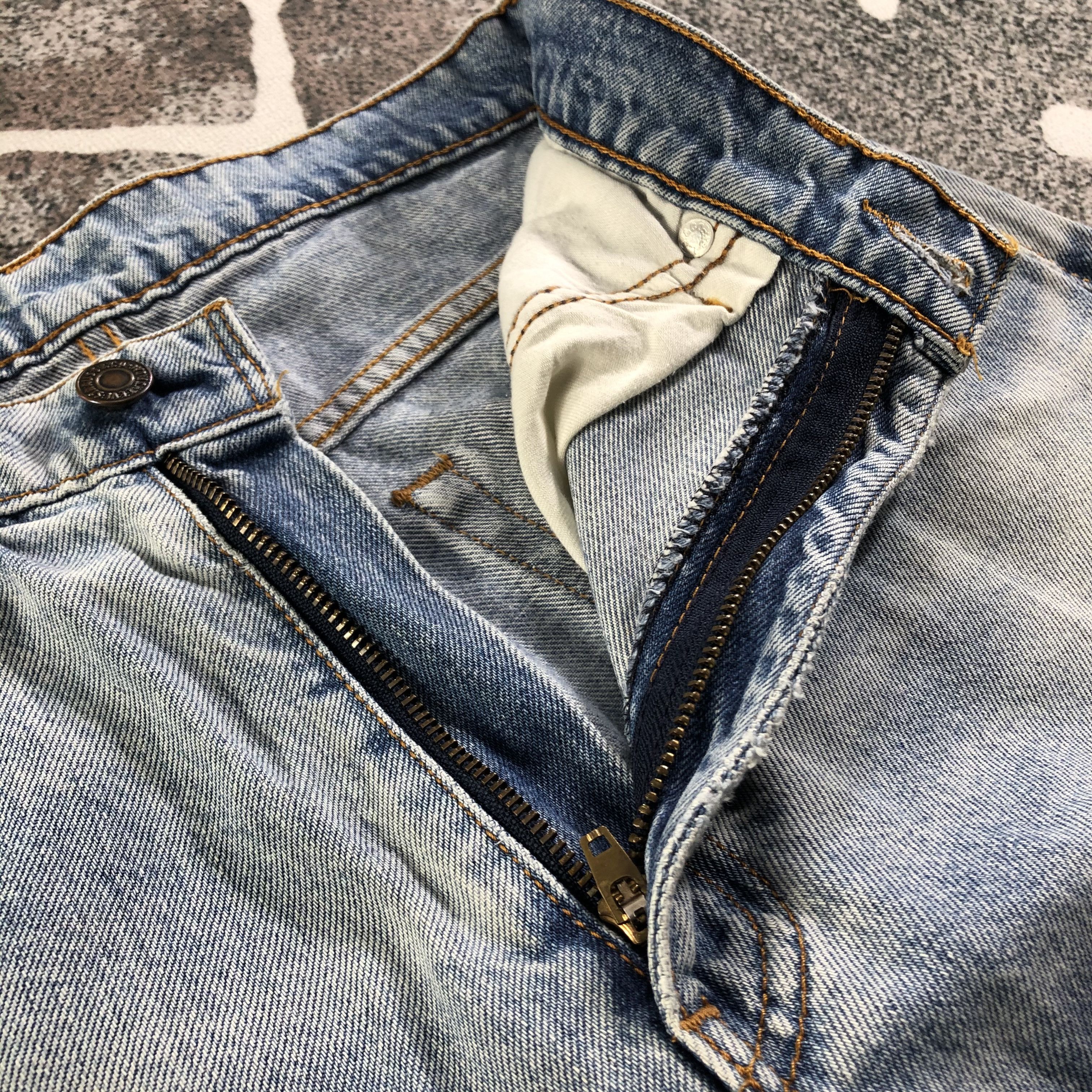 Levi's Vintage Levis 626 Jeans Distressed Denim KJ2396 Size US 29 - 8 Thumbnail