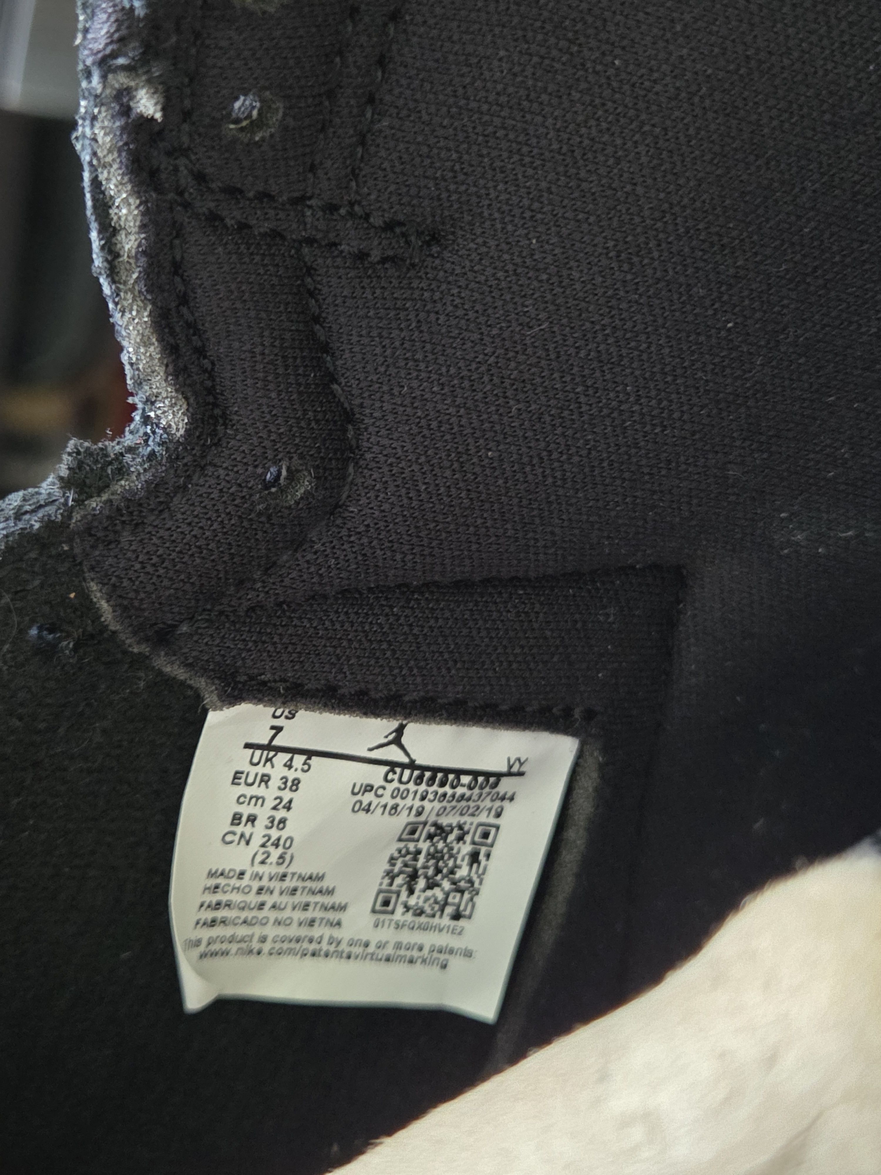 Nike Air Jordan 1 Hi OG 'Fearless' Size US 7 / IT 37 - 8 Thumbnail