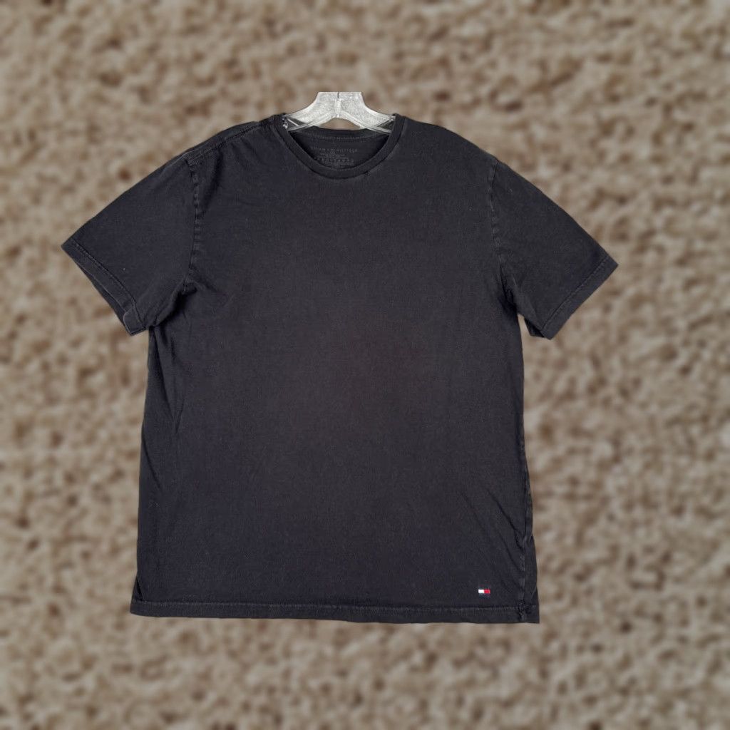 Tommy Hilfiger Tommy Hilfiger Shirt Adult Large Black Short Sleeve Crew Neck Logo T-Shirt Mens Size US L / EU 52-54 / 3 - 1 Thumbnail