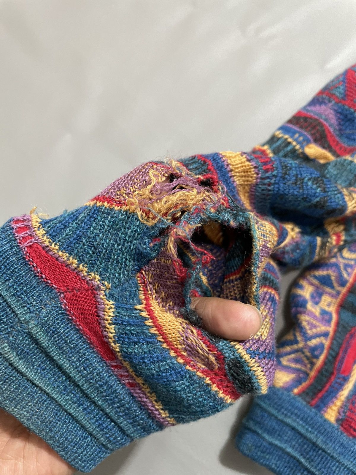 Coogi Coogi Style 3D Knitt Australia Emaroo Sweater distress Size US XS / EU 42 / 0 - 7 Thumbnail