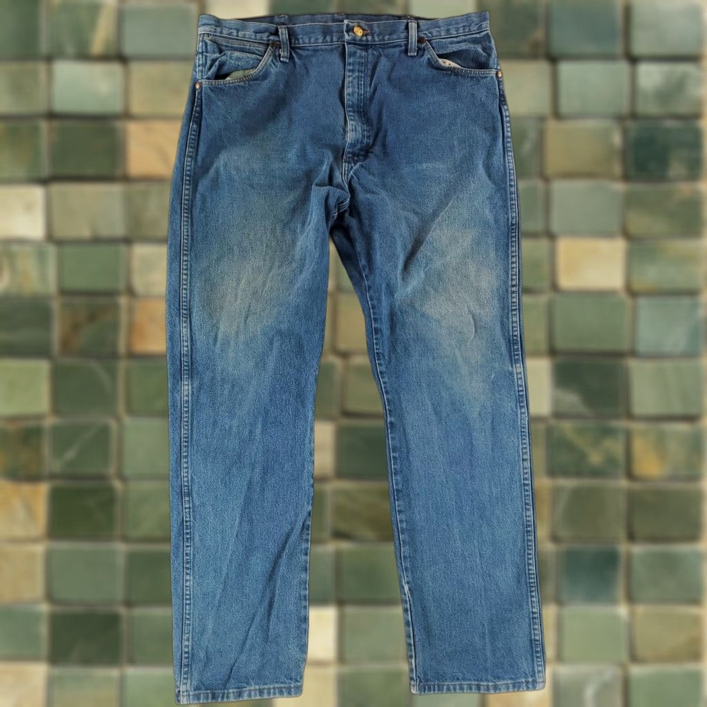 Wrangler VINTAGE Wrangler Jeans Blue Mens 38x34 32 Inseam VTG 90s Straight Jeans 38 Mens Blue Size US 38 / EU 54 - 1 Thumbnail