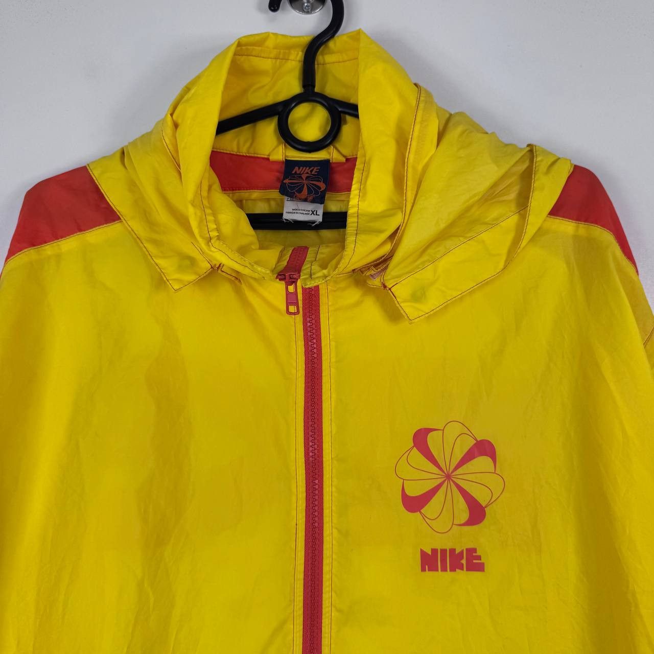 Nike Nike Vintage Windbreaker Anorak Jacket Mens Yellow XL Size US XL / EU 56 / 4 - 2 Thumbnail