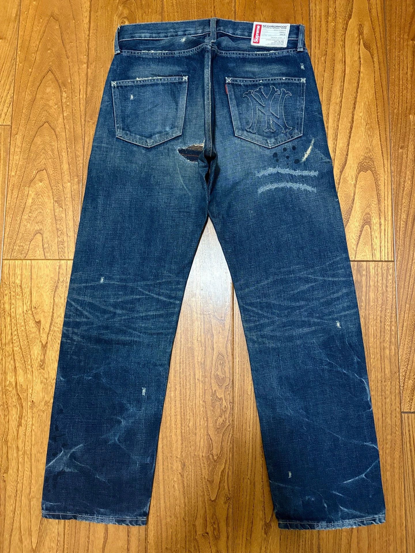 Neighborhood NBD x Supreme Destroyed Patched Washed Jeans S (Near New) Size US 30 / EU 46 - 2 Thumbnail