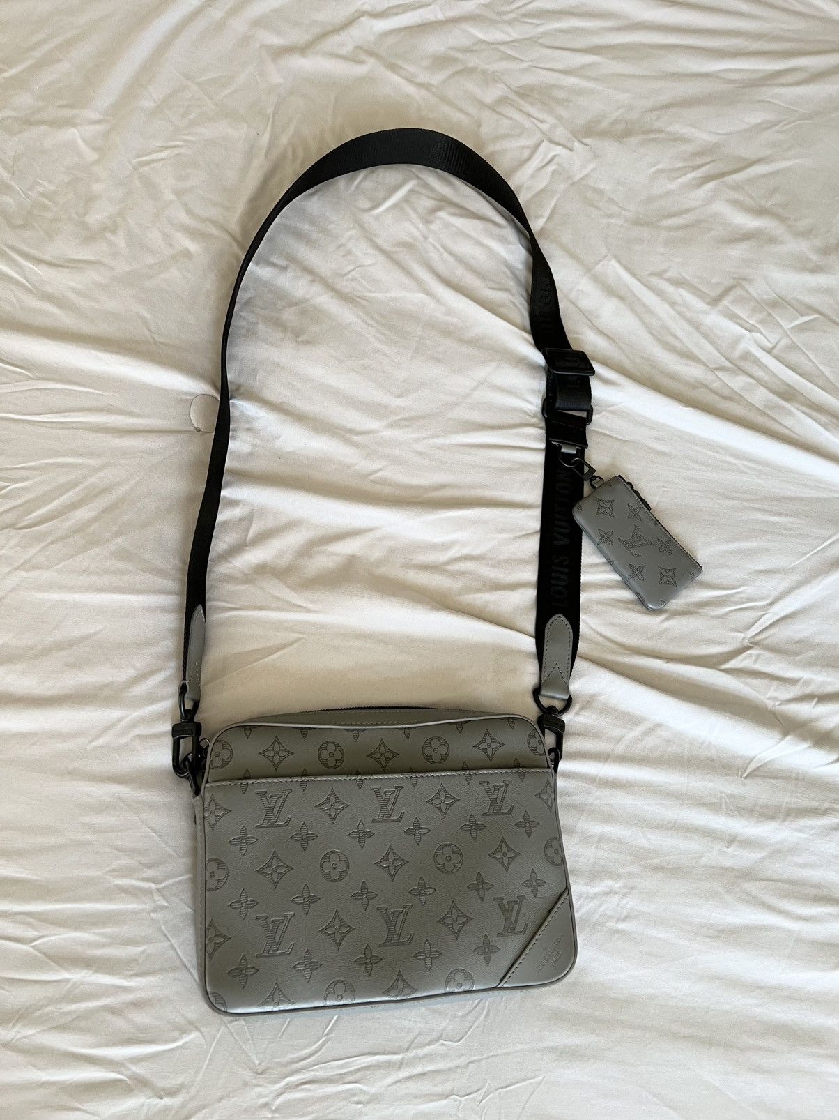 Louis Vuitton LOUIS VUITTON Monogram Shadow LV Duo Messenger Bag Grey Size ONE SIZE - 10 Thumbnail