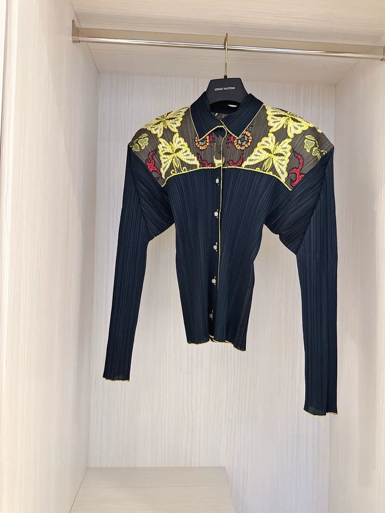 Issey Miyake Issey Miyake size:3 Black Chinese-style butterfly cardigan Size M / US 6-8 / IT 42-44 - 1 Thumbnail