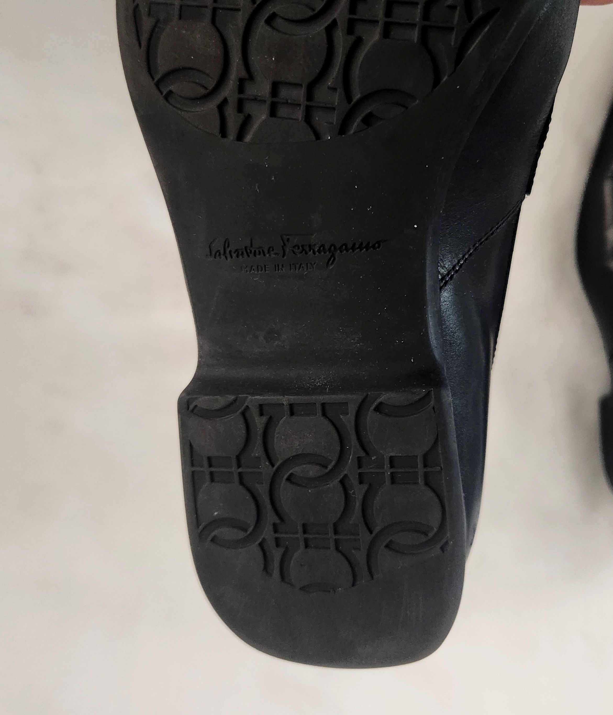 Designer × Salvatore Ferragamo Salvatore Ferragamo Men's Size 8 D Black Leather Loafers Size US 8 / EU 41 - 15 Thumbnail