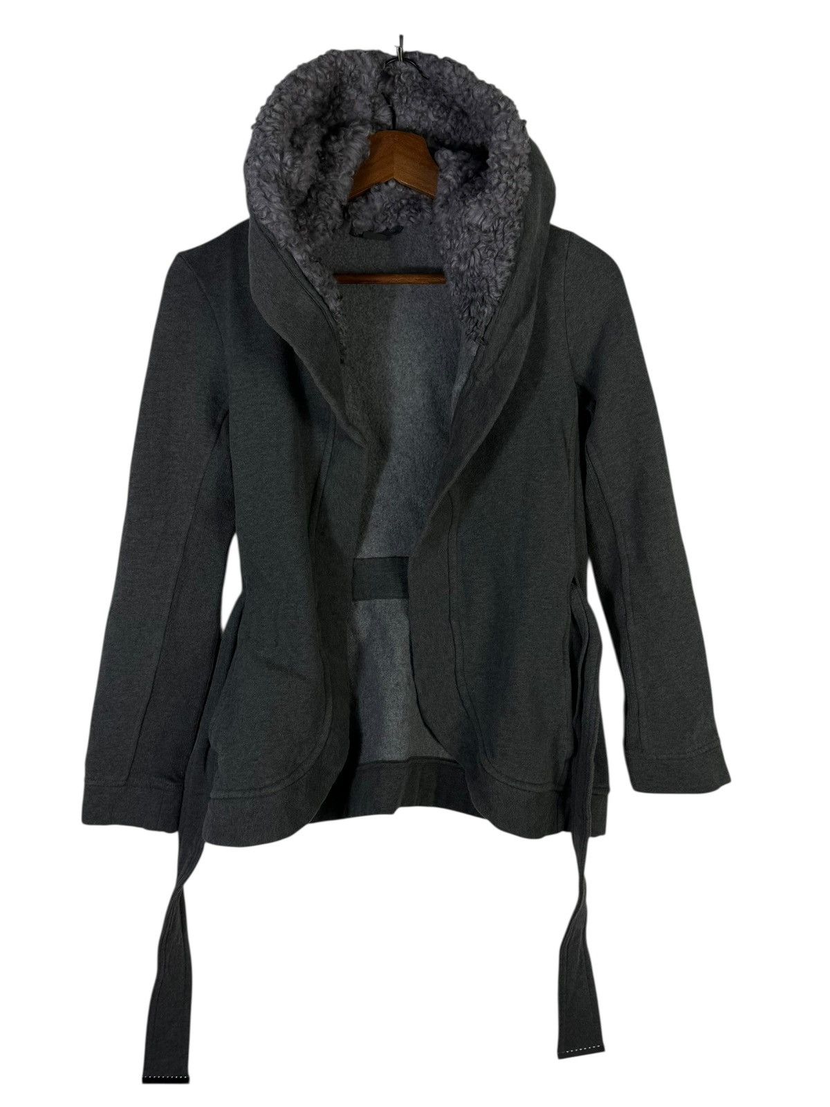 Armani Exchange Armani Exchange Faux Fur Hood Tie Belt Size XS / US 0-2 / IT 36-38 - 1 Thumbnail