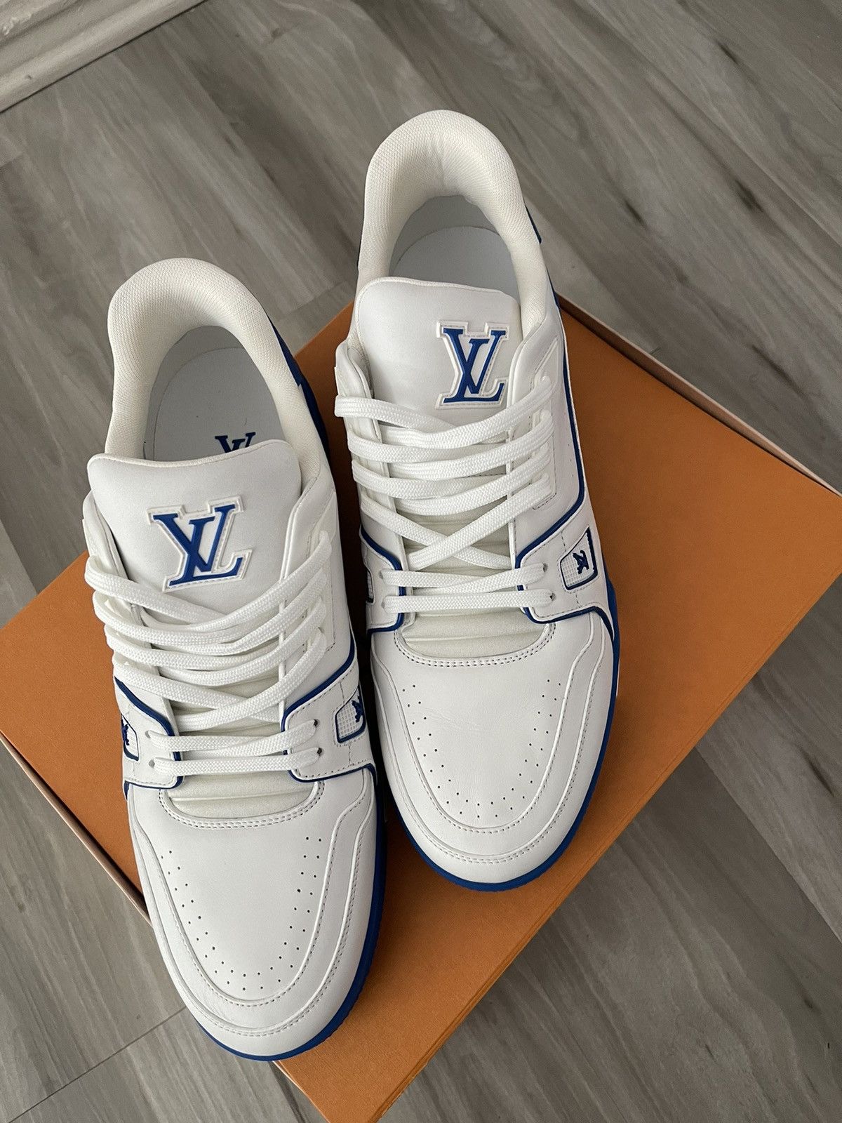 Louis Vuitton 2021 Louis Vuitton Trainer Low 'Signature - White Blue' Size US 11 / EU 44 - 10 Thumbnail
