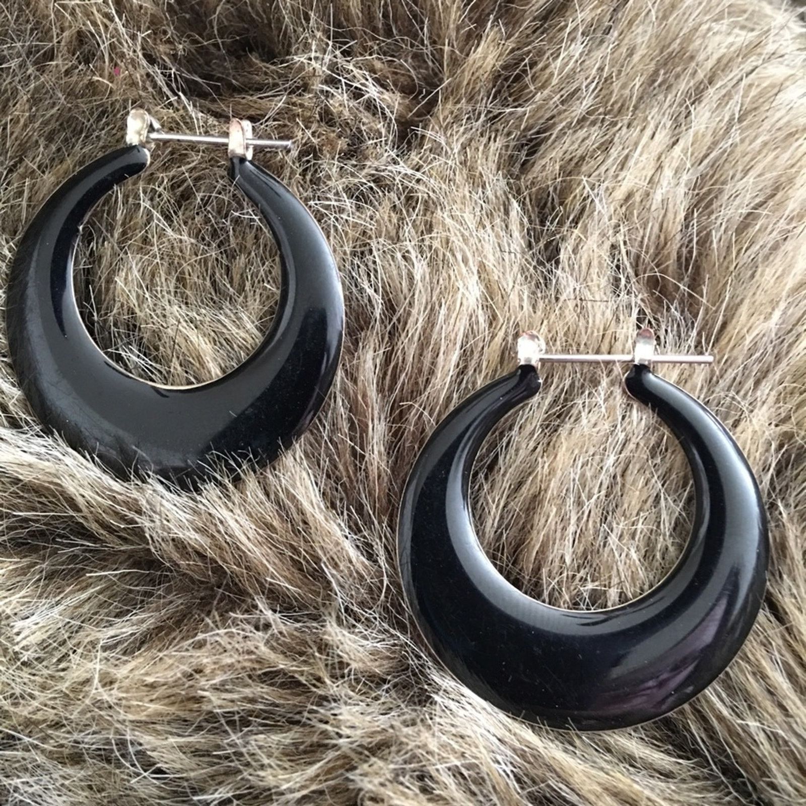 Jewelry Black chrome look pierced hoop earrings Size ONE SIZE - 2 Thumbnail