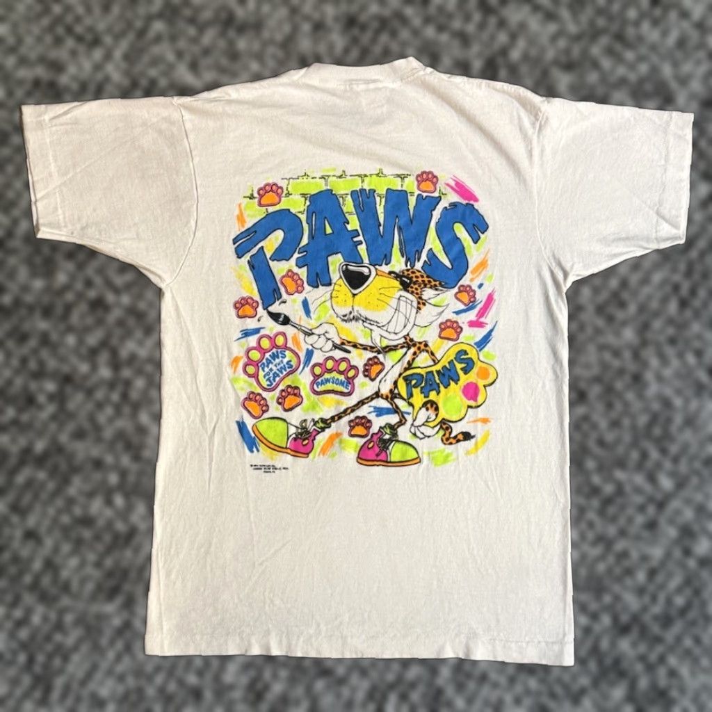 VINTAGE 1990s Chester Cheetah Paws T Shirt Cheetos Snacks Crew Neck Short Sleeve White Cotton Fruit of the Loom Men L