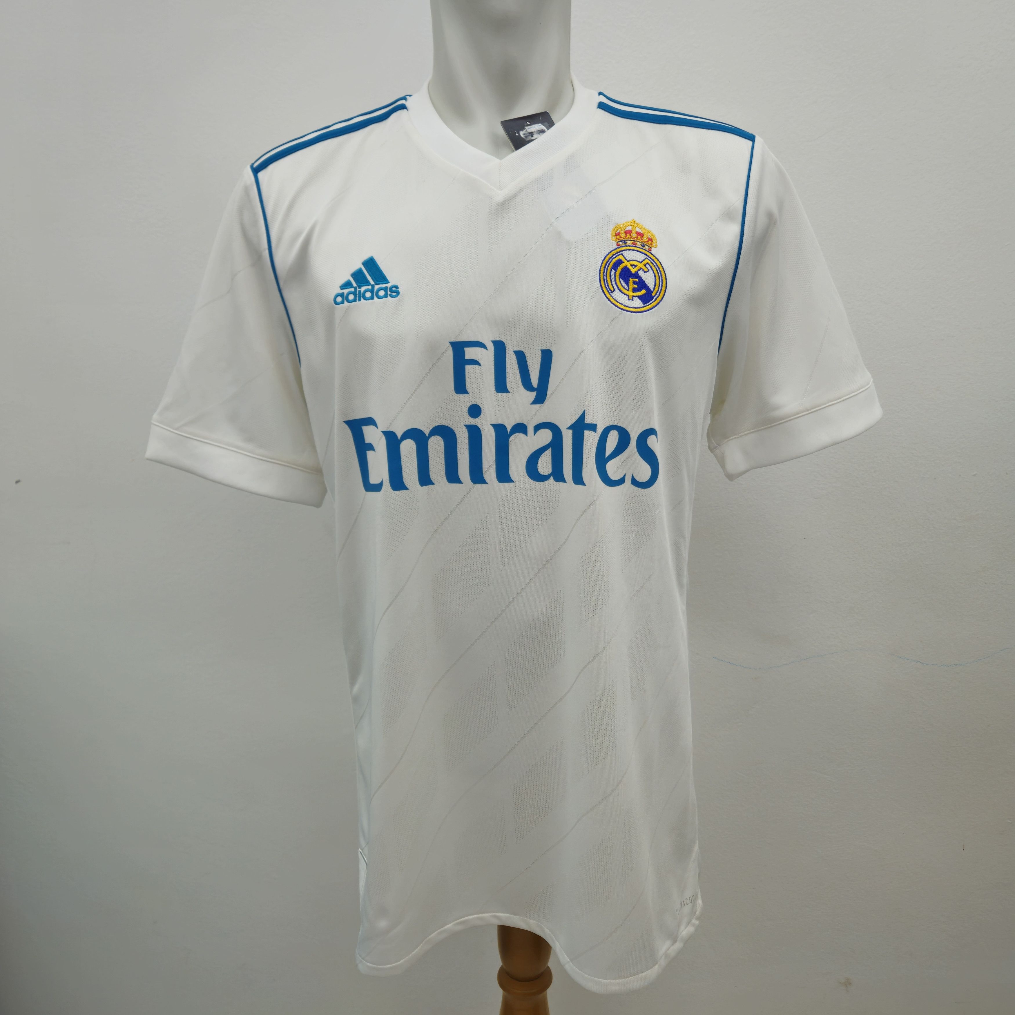 Other REAL MADRID 2017 2018 HOME MEDIUM AZ8059 CLIMACOOL Size US M / EU 48-50 / 2 - 2 Thumbnail