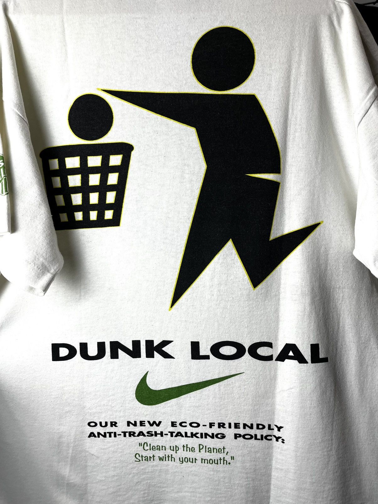 Nike Rare Vintage Nike Think Global Anti Trash Policy T Shirt Size US L / EU 52-54 / 3 - 8 Thumbnail