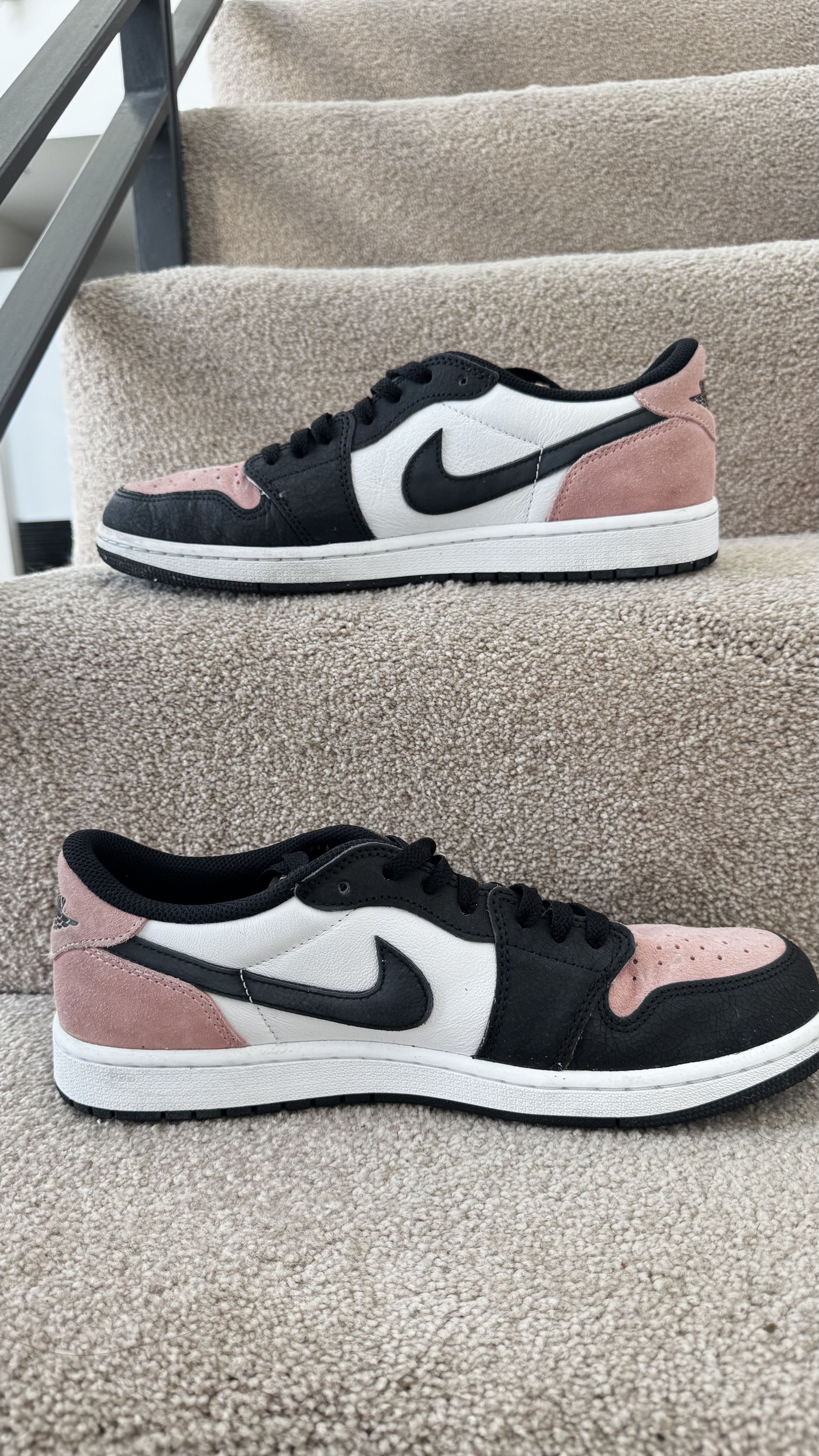 Nike Nike Air Jordan 1 Low Pink/Blush Size US 10 / EU 43 - 2 Thumbnail