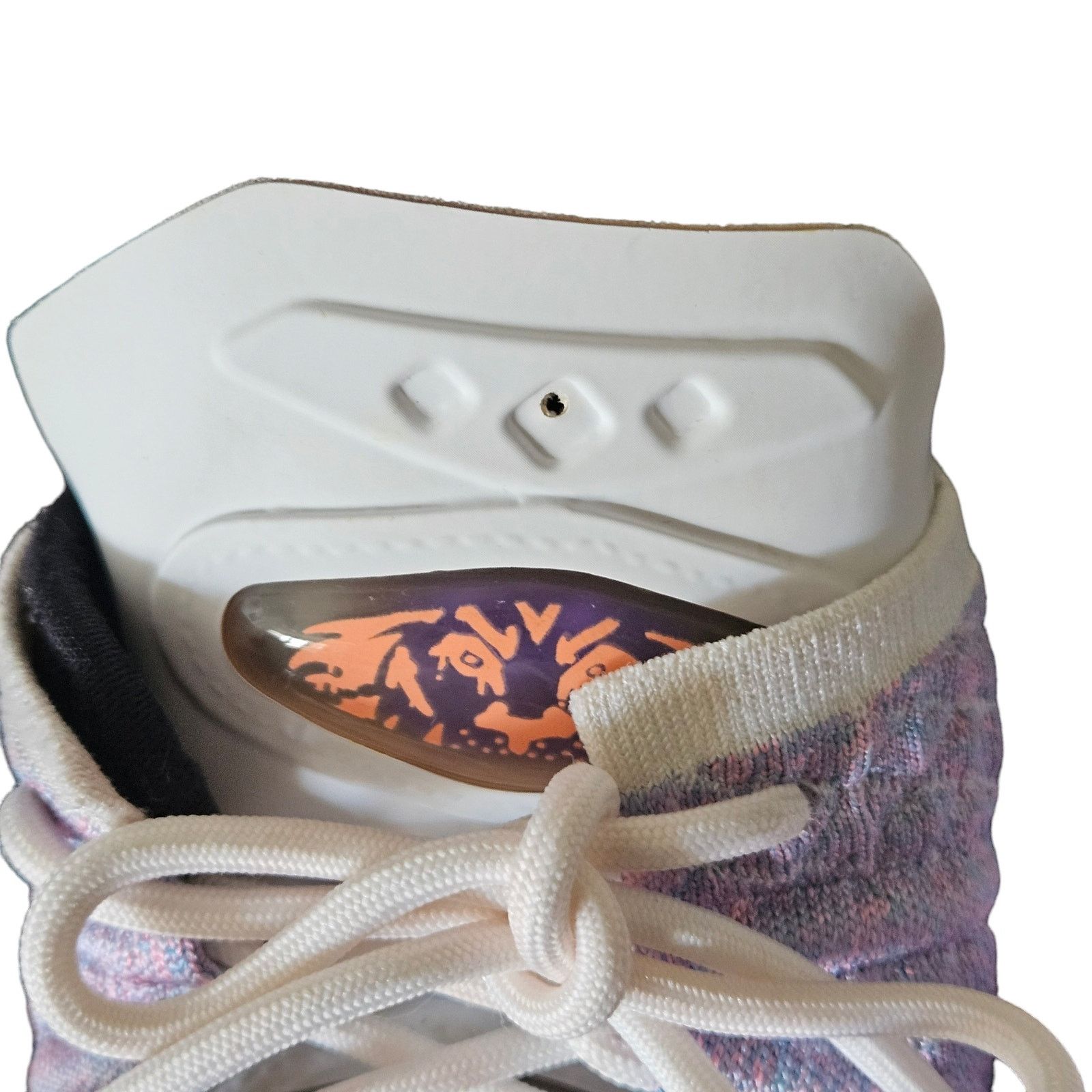 Nike LeBron 18 GS Graffiti Size 6 Size US 6 / EU 39 - 6 Thumbnail