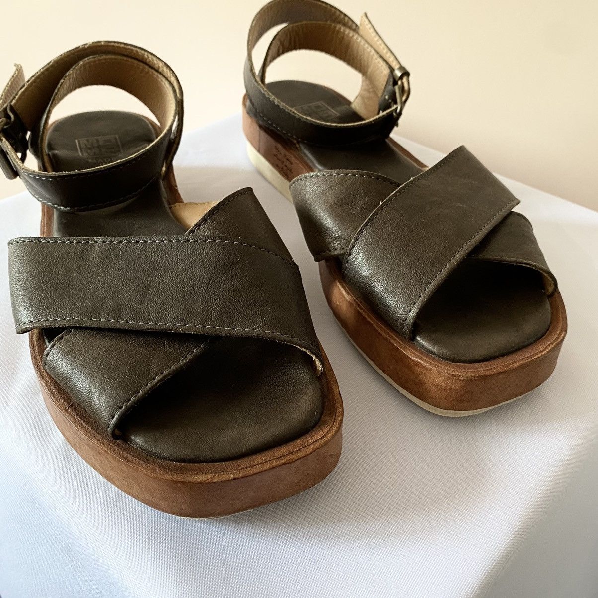 Dirk Bikkembergs × MoMA × Puma MoMa Leather Sandals Ballet Flats Shoes Puma Style Y2K Size US 9 / IT 39 - 4 Thumbnail