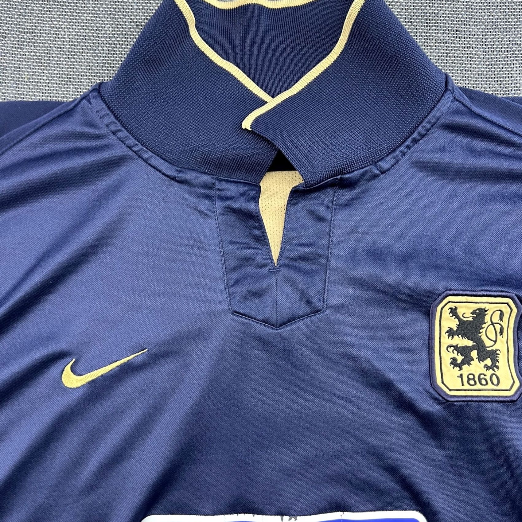 Nike VINTAGE Nike TSV 1860 Munich 2003 2004 Home Football Jersey Shirt Mens Large Blue Short Sleeve T-Shirt Activewear Casual Football Womens/Mens Size US L / EU 52-54 / 3 - 7 Thumbnail