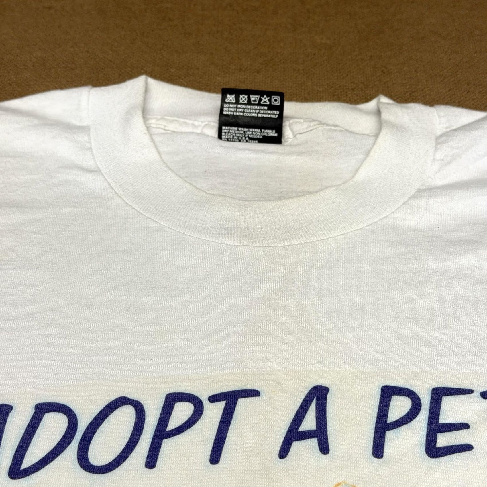 Fruit Of The Loom VINTAGE Fruit Of The Loom Shirt Mens Large White Adopt A Pet Dog Cat Tee 90s Size US L / EU 52-54 / 3 - 6 Thumbnail