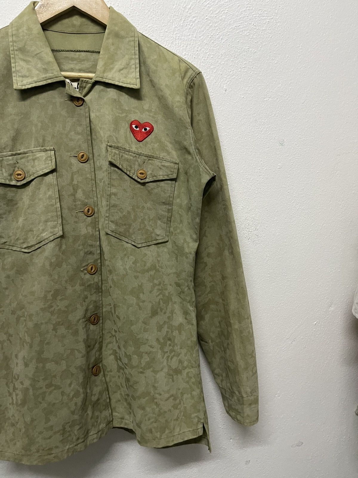 Comme des Garcons PLAY AD 2009 COMME DES GARCONS PLAY CAMO BUTTON UP FADED Size US M / EU 48-50 / 2 - 4 Thumbnail