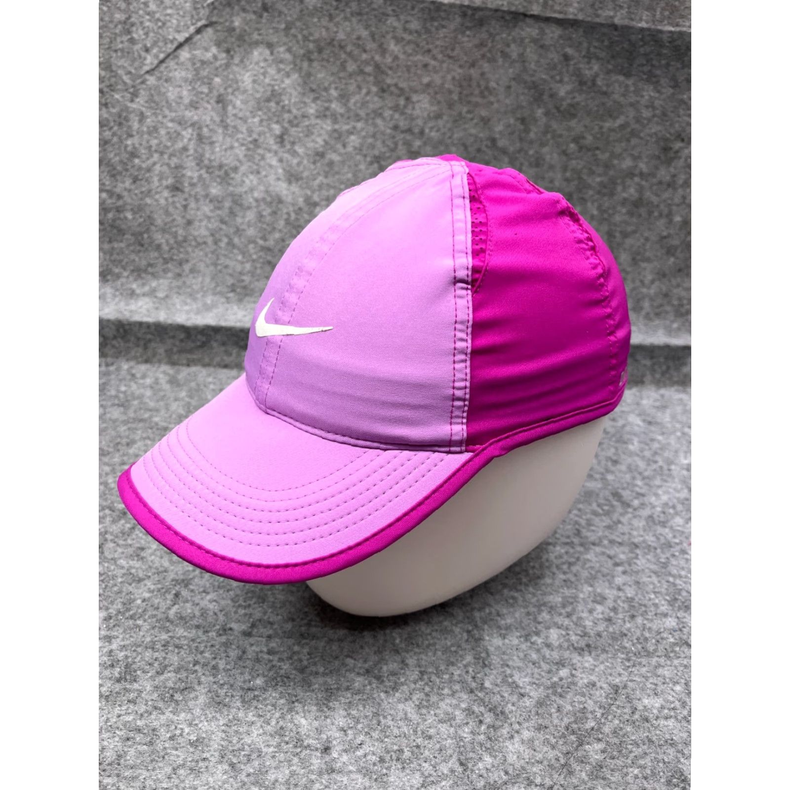 Nike Nike Hat Cap Strap Back Adult One Size Pink Purple Polyester Featherlight Golf Hat/Cap Adjustable Lightweight Men Sports Logo Spring Summer Size ONE SIZE - 4 Thumbnail
