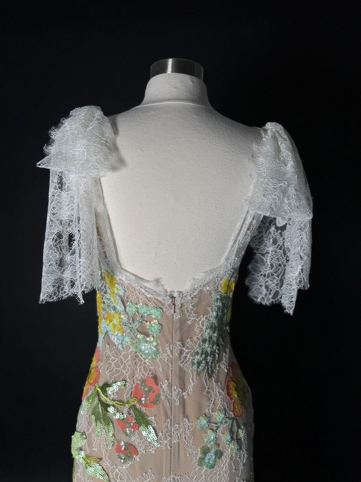 Other Brand New US 8 Elie Saab Lace Gown with Floral Appliques Size M / US 6-8 / IT 42-44 - 10 Thumbnail