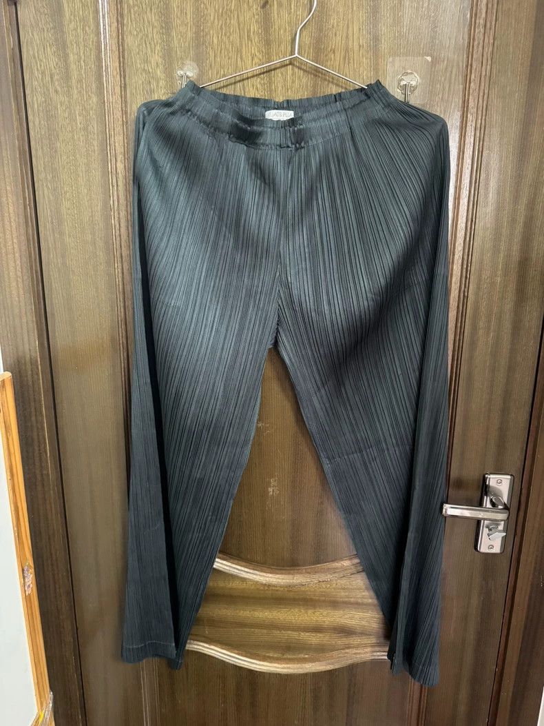 Issey Miyake issey miyake size:5 Black pleated pants Size US 27 - 3 Thumbnail