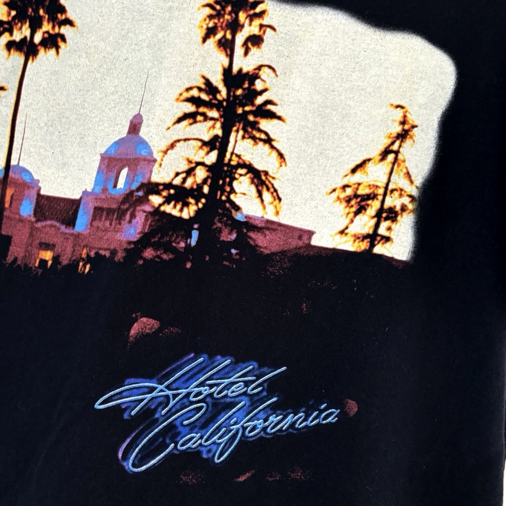 Gildan VINTAGE Gildan Shirt Mens L Black Eagles Size Hotel California Tour Ultra Cotton Size US L / EU 52-54 / 3 - 3 Thumbnail