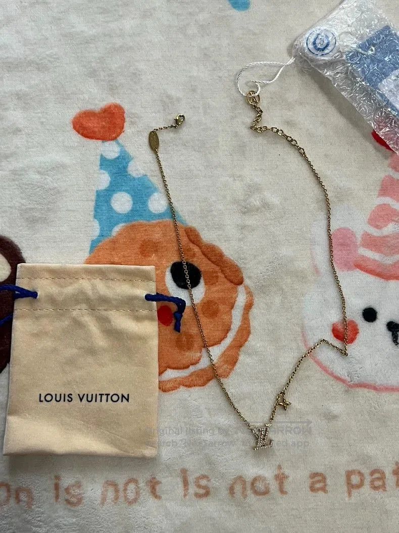 Louis Vuitton Louis Vuitton Necklace with Gold Chain and Charm. Size ONE SIZE - 2 Thumbnail