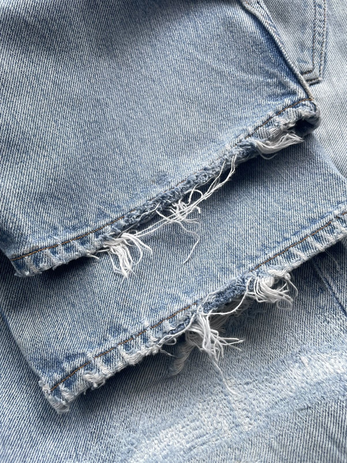 Levi's Vintage 1997 Levis 501 e Distresed Denim Size US 35 - 18 Thumbnail