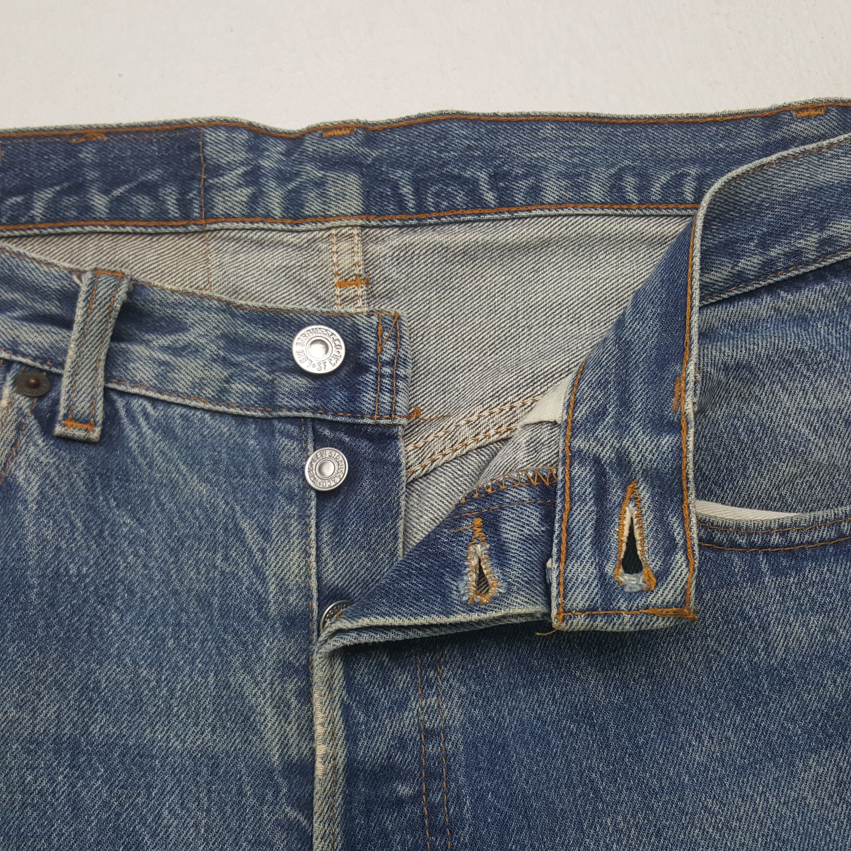 Levi's Vintage Clothing Vintage Levis 501 Distressed Style Denim Jeans Size US 33 - 11 Thumbnail