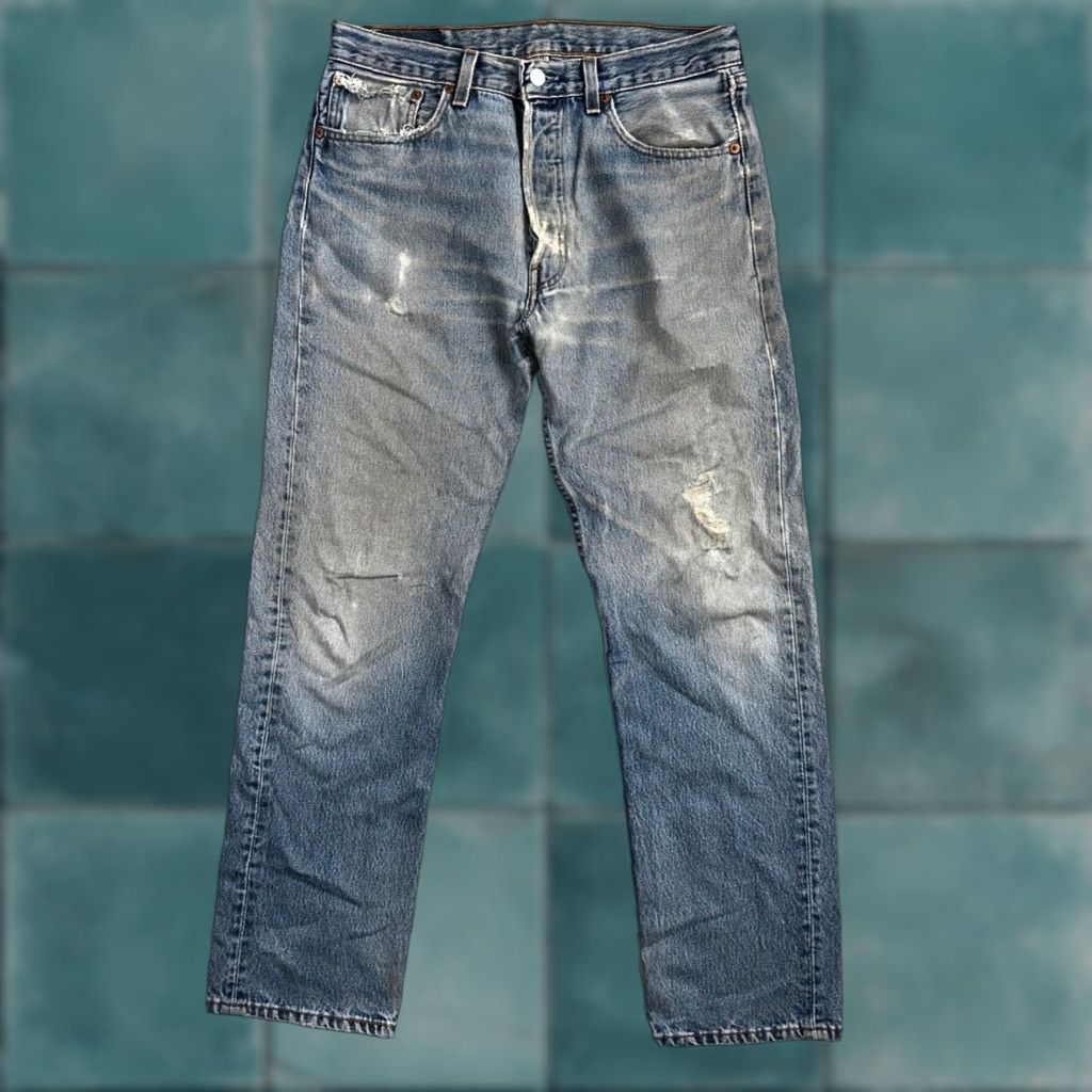 Levi's VINTAGE Levi's 501 90s USA Straight Leg Jeans Blue Light Wash 33x32 Mens Size US 33 - 1 Thumbnail