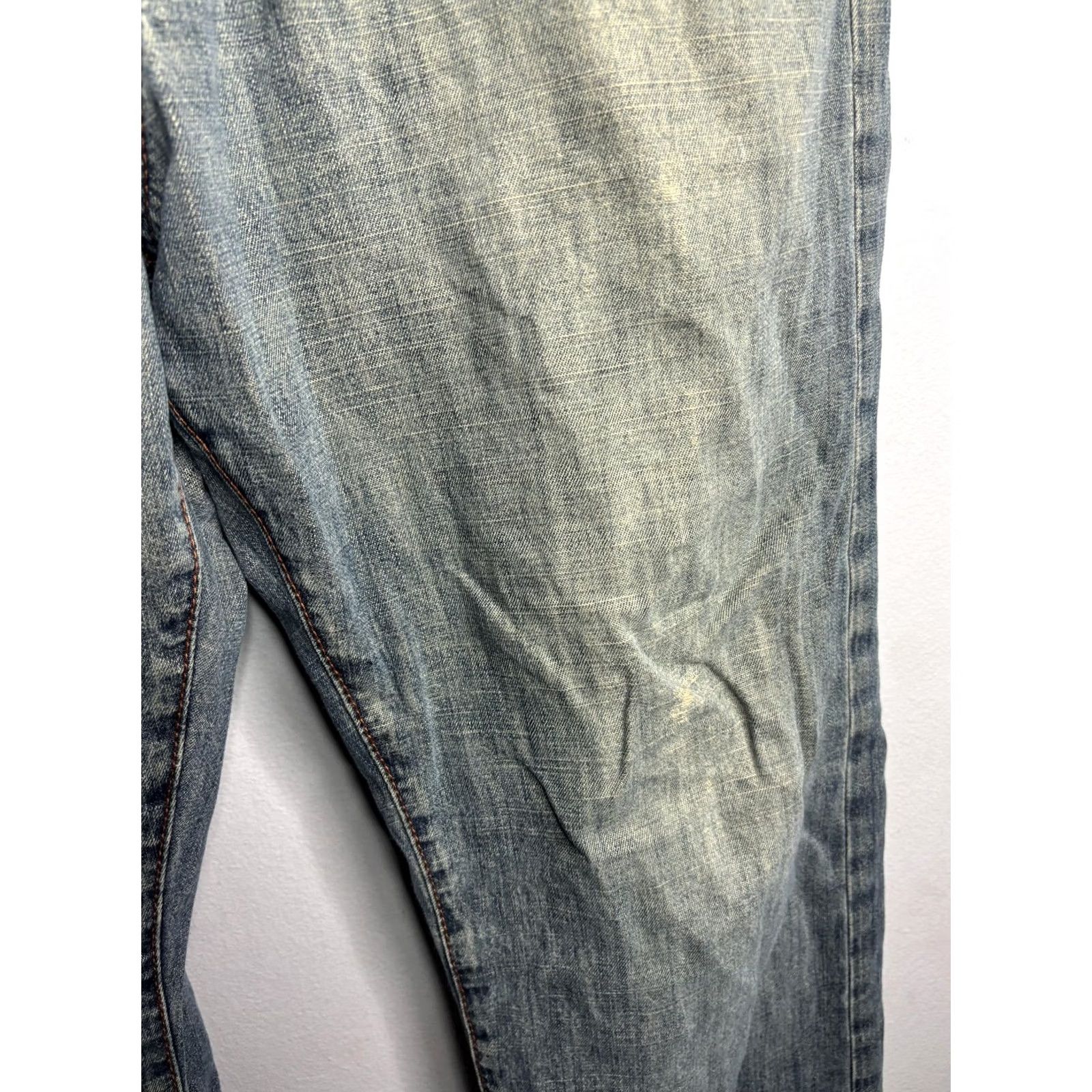 Hugo Boss HUGO BOSS Jeans Mens 36x28 Blue Medium Wash Distressed Straight Denim Pockets belt loops Zip Front Casual Regular Mens BOSS Jeans Size US 36 / EU 52 - 4 Thumbnail
