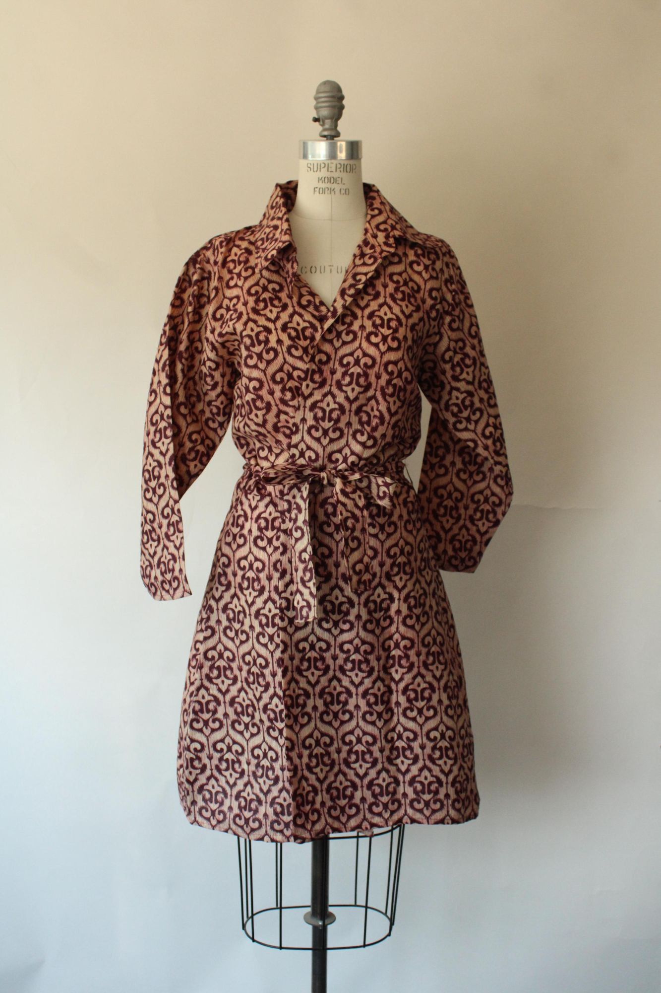 Vintage Vintage 1960s 1970s Dress, Burgundy and Ivory Batik Ethnic P Size M / US 6-8 / IT 42-44 - 2 Thumbnail