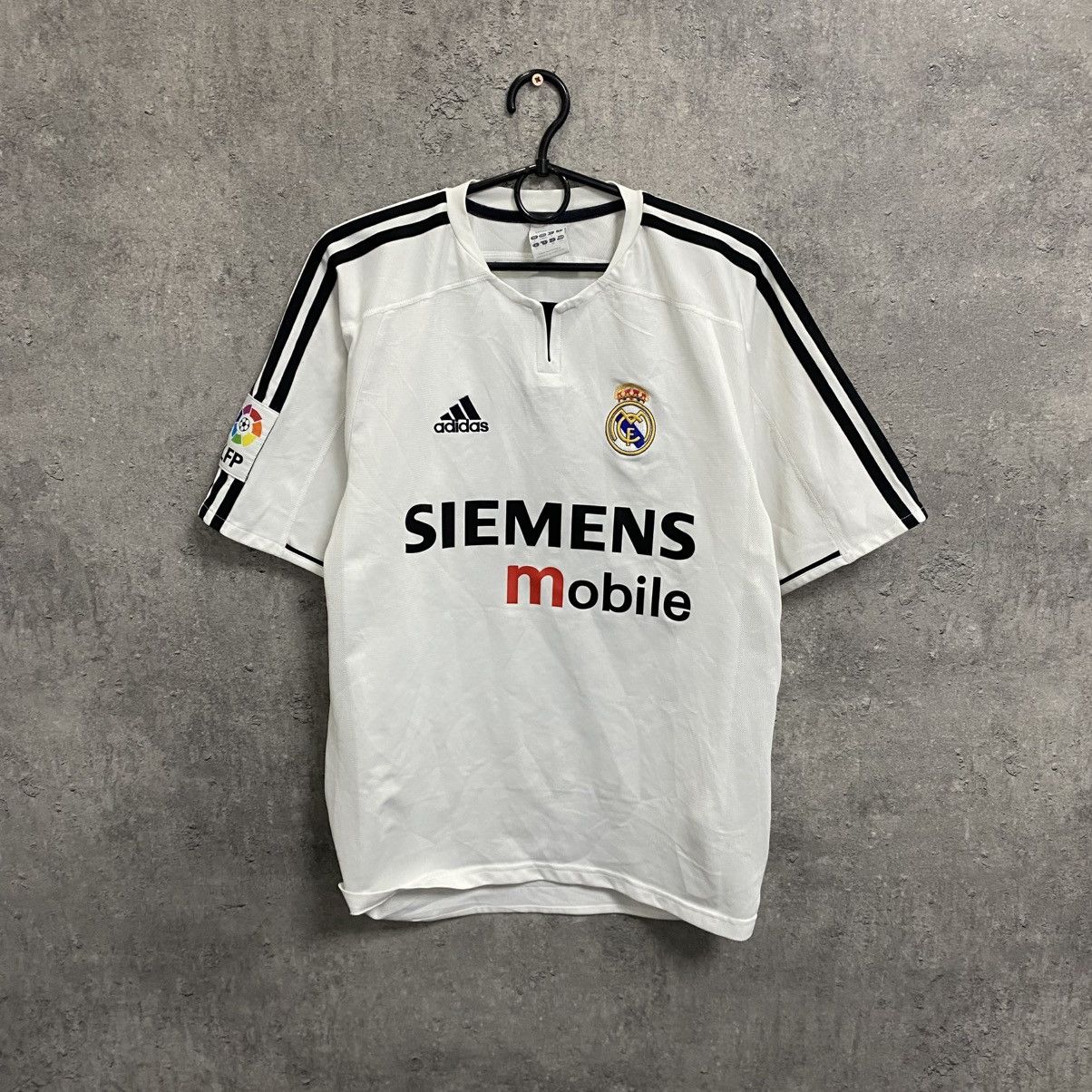 Adidas Adidas Real Madrid 2003/2004 Home Soccer Jersey Vintage Size US S / EU 44-46 / 1 - 1 Thumbnail