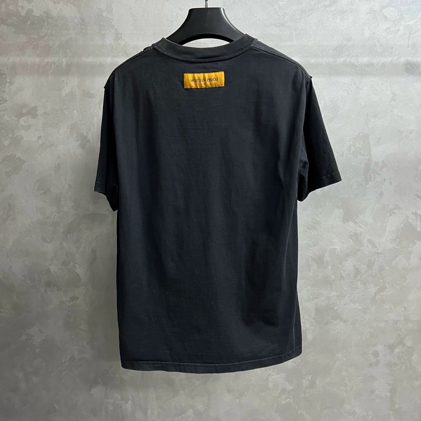 Louis Vuitton louis vuitton black logo short sleeve t-shirt Size US XL / EU 56 / 4 - 6 Thumbnail