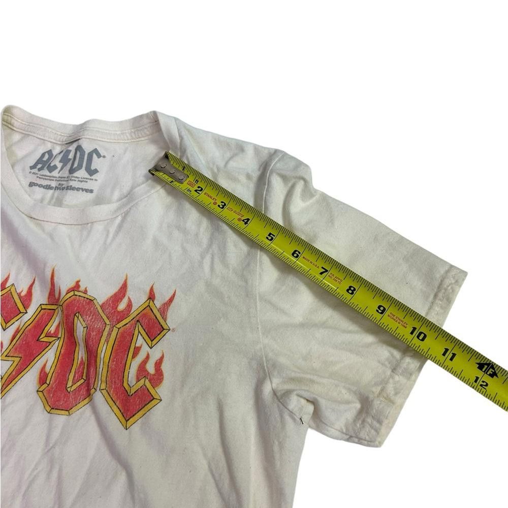 Designer Goodie Two Sleeves l AC/DC Graphic Band Tee Small Size S / US 4 / IT 40 - 5 Thumbnail