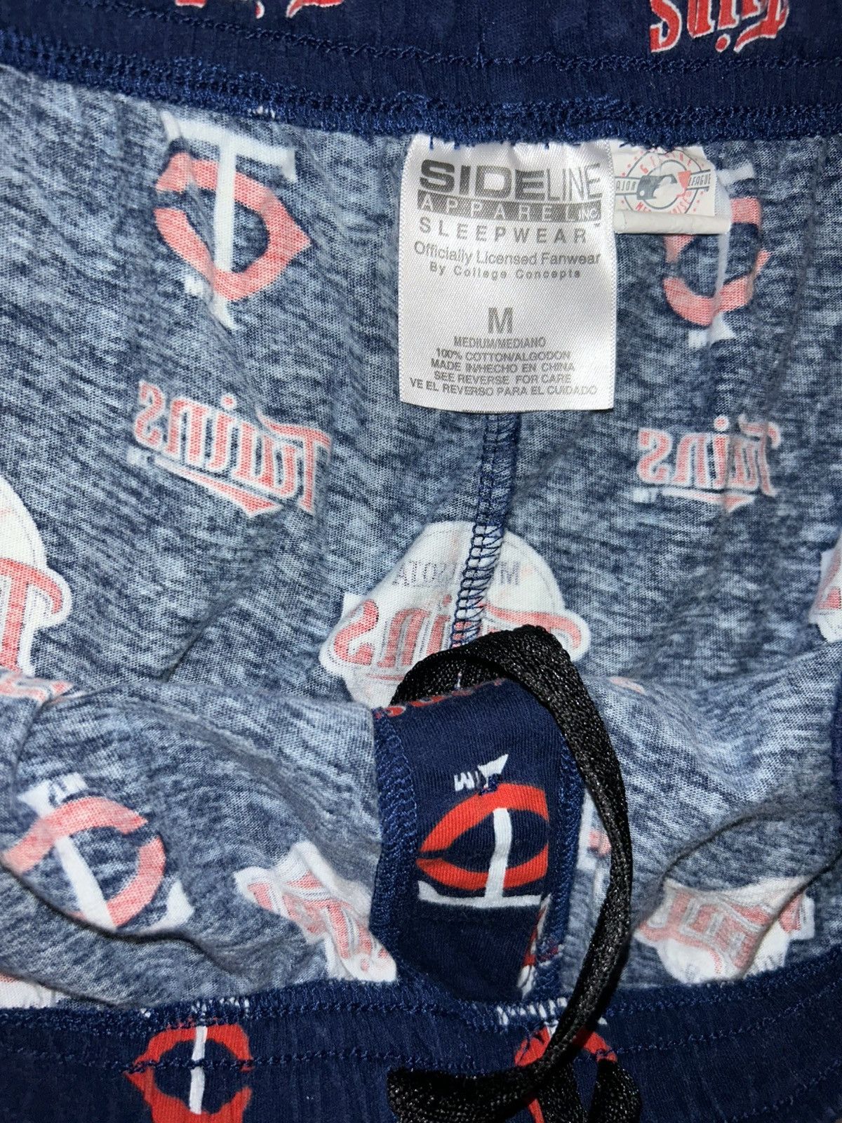 NBA Vintage Minnesota Twins AOP shorts Size US 30 / EU 46 - 4 Thumbnail