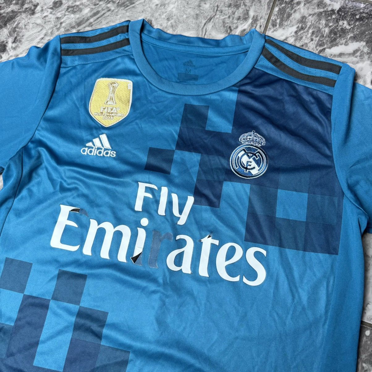 Adidas REAL MADRID 2017 2018 FOOTBALL SHIRT SOCCER JERSEY ADIDAS Size US M / EU 48-50 / 2 - 2 Thumbnail