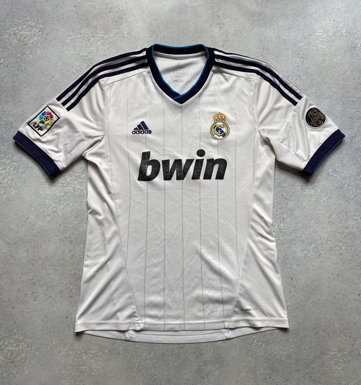 Adidas Adidas Real Madrid сезона 2012–2013 Jersey Size US M / EU 48-50 / 2 - 1 Thumbnail