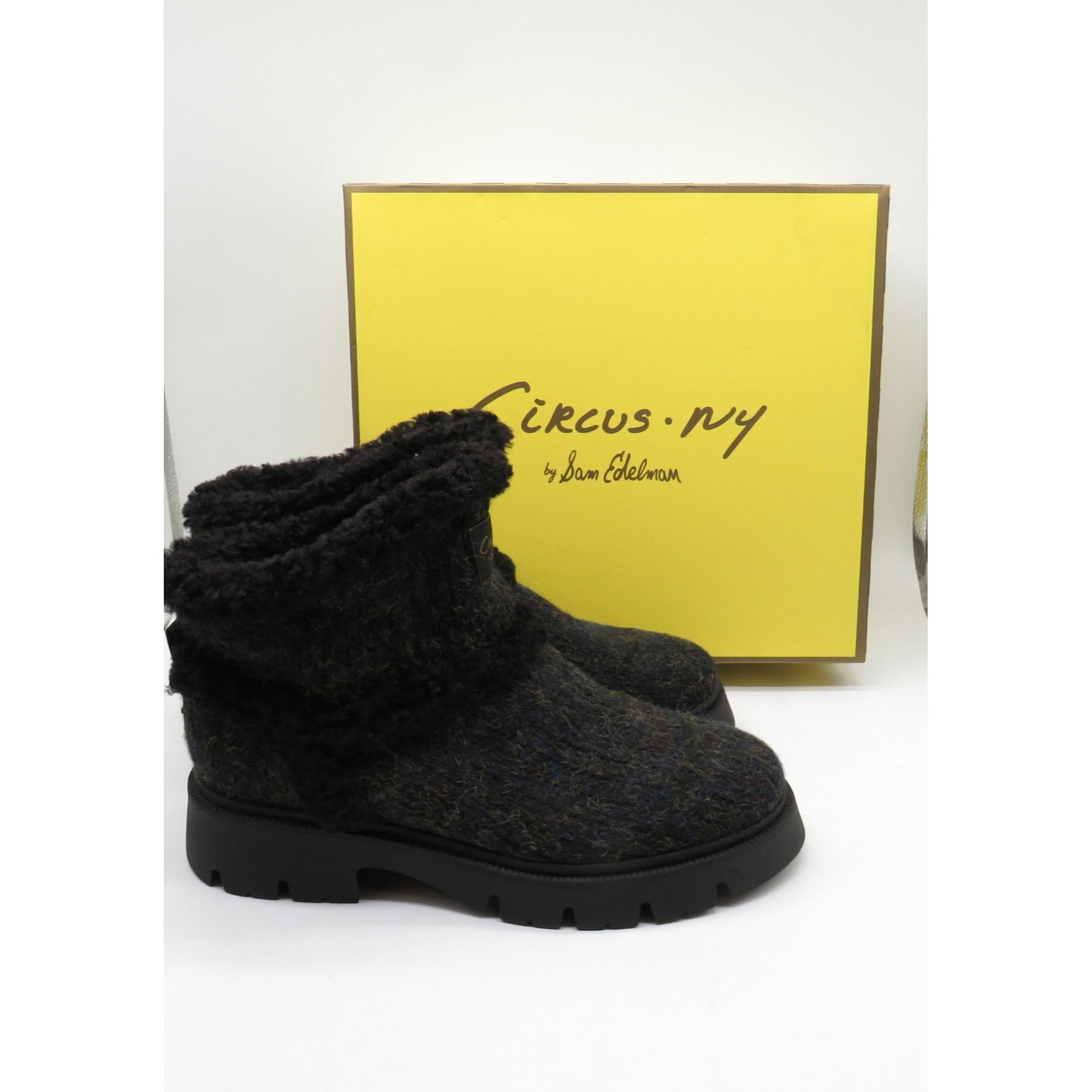 Sam Edelman Circus NY By Sam Edelman Clare Black Fuzzy Ankle Boots Winte Size US 7 / IT 37 - 1 Thumbnail