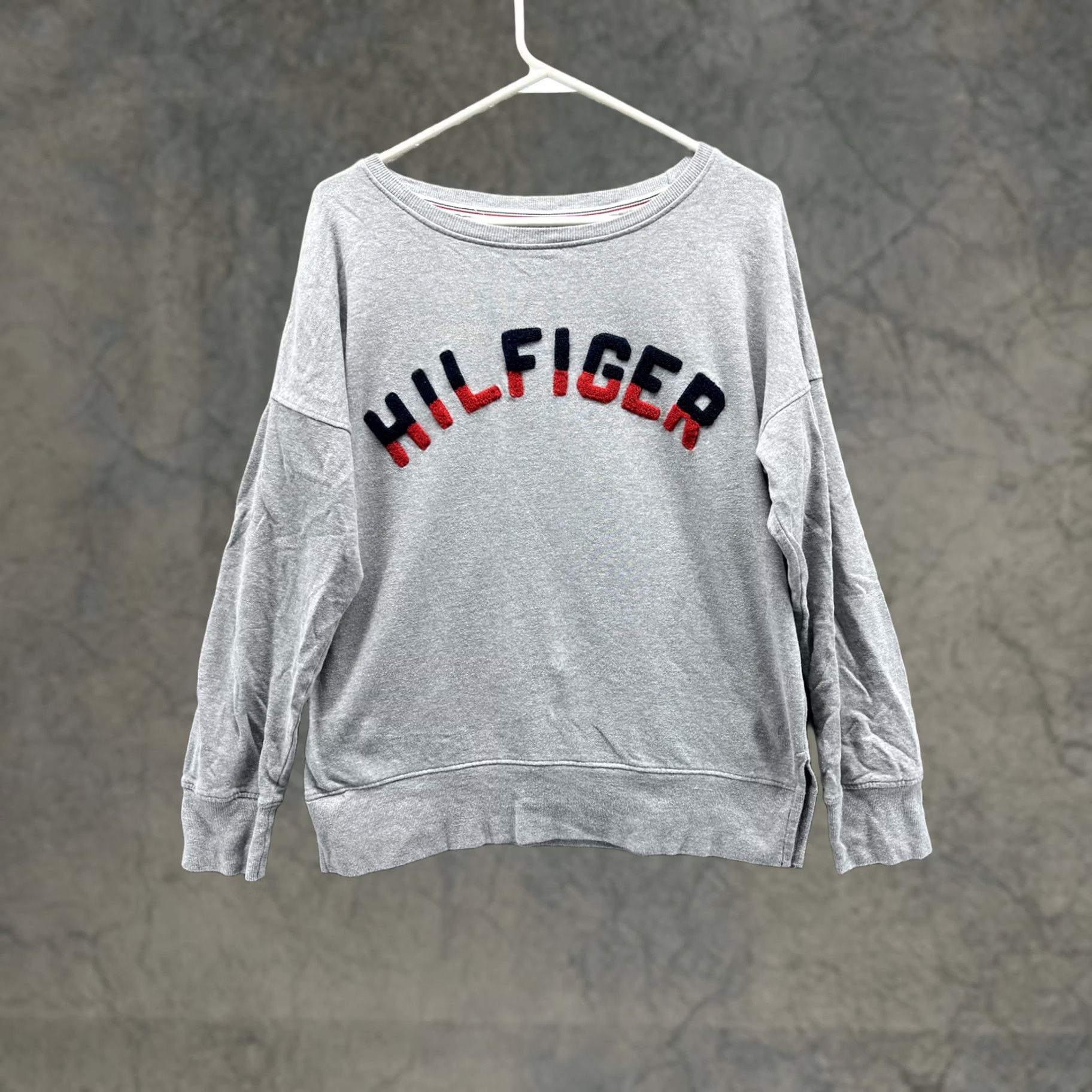 Tommy Hilfiger Tommy Hilfiger Women Medium Gray Fleece Long Sleeve Scoop Neck Shirt Embroidered Size M / US 6-8 / IT 42-44 - 1 Thumbnail