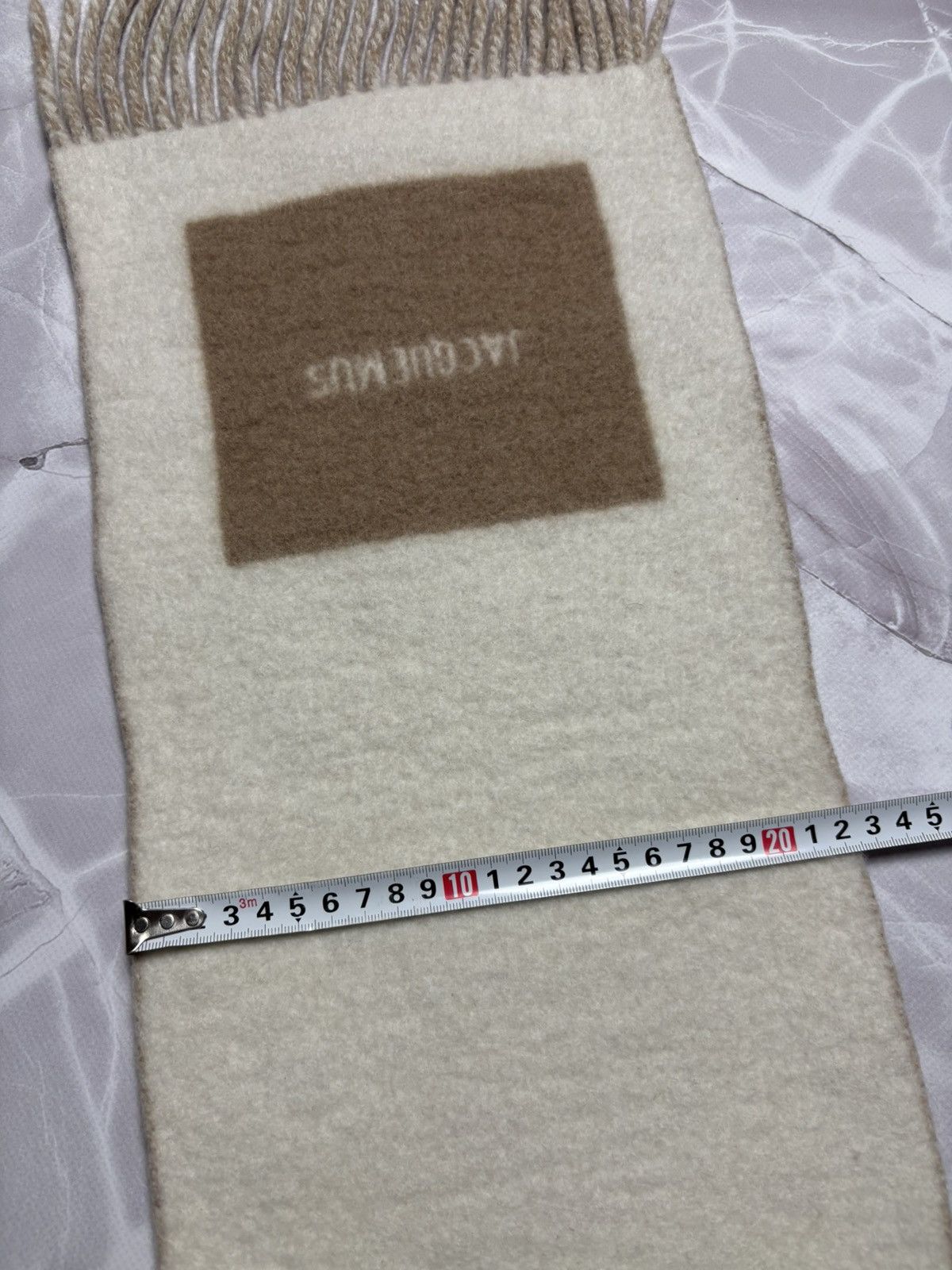 Jacquemus JACQUEMUS Rond Carre Scarf in Beige Size ONE SIZE - 12 Thumbnail