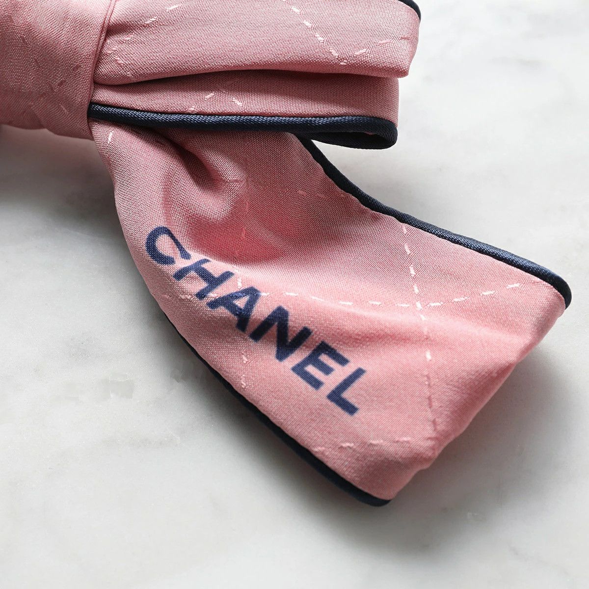 Chanel Chanel Silk Hair Scrunchie in Pink and Black Size ONE SIZE - 6 Thumbnail