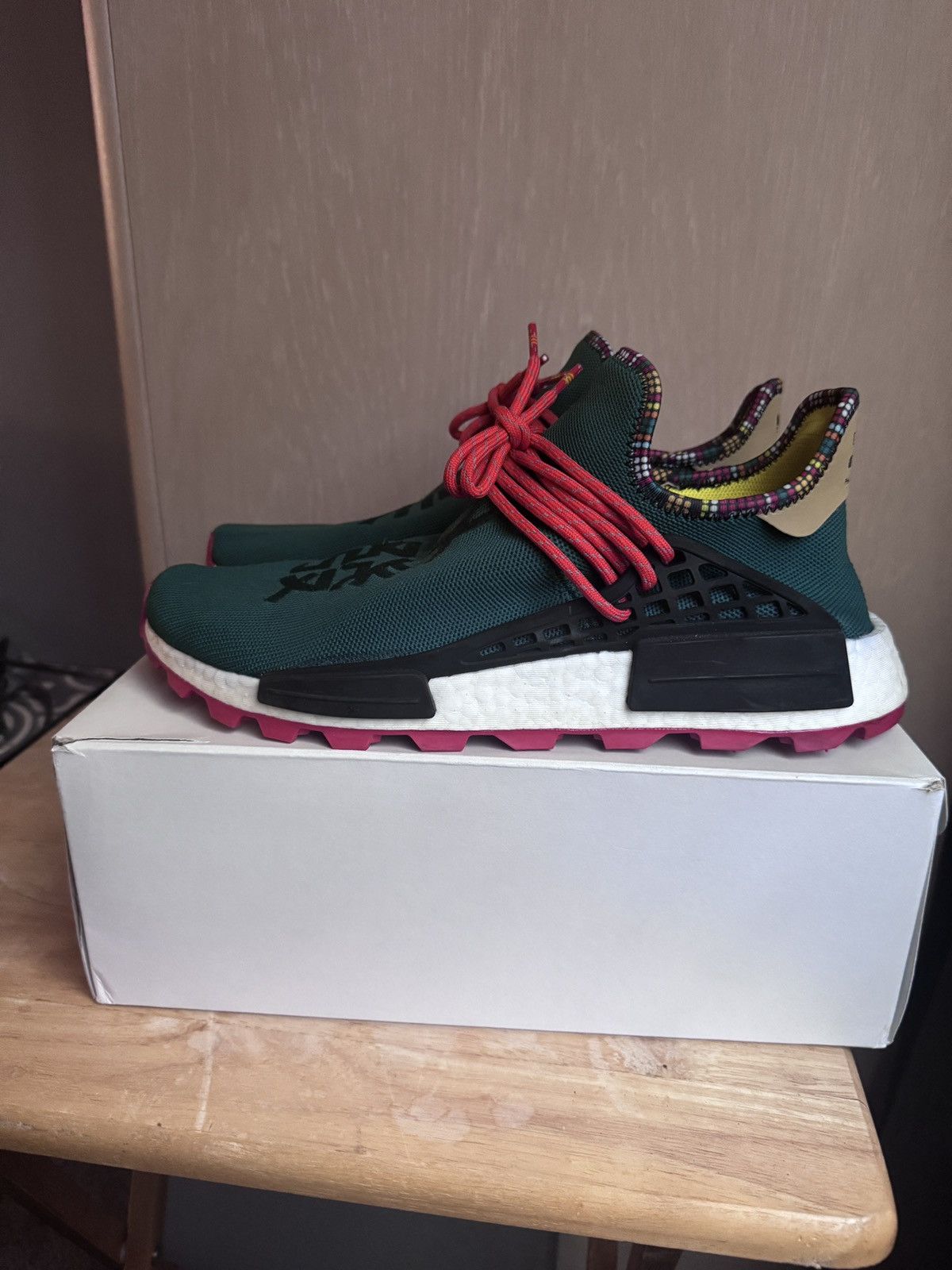Adidas × Pharrell 2018 Pharrell x Human Race ‘Inspiration Pack’ Asia Exclusive Size US 11.5 / EU 44-45 - 3 Thumbnail