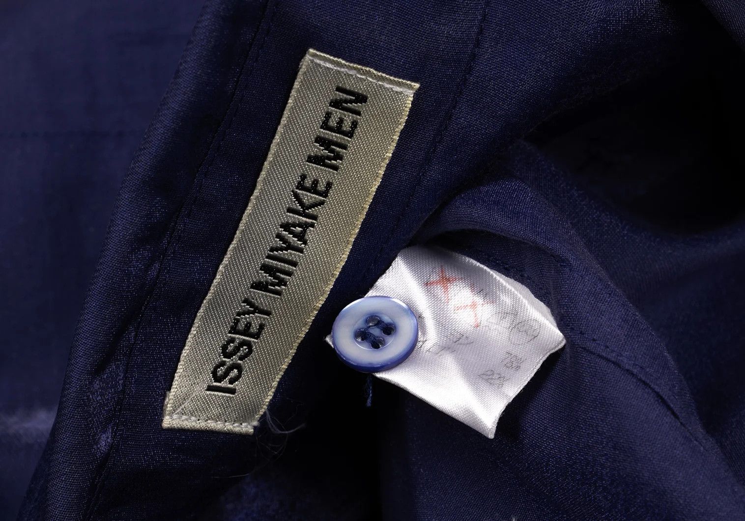 Issey Miyake Shiny Rayon-Nylon Long Sleeve Shirt in Blue, Size L Size US L / EU 52-54 / 3 - 19 Thumbnail