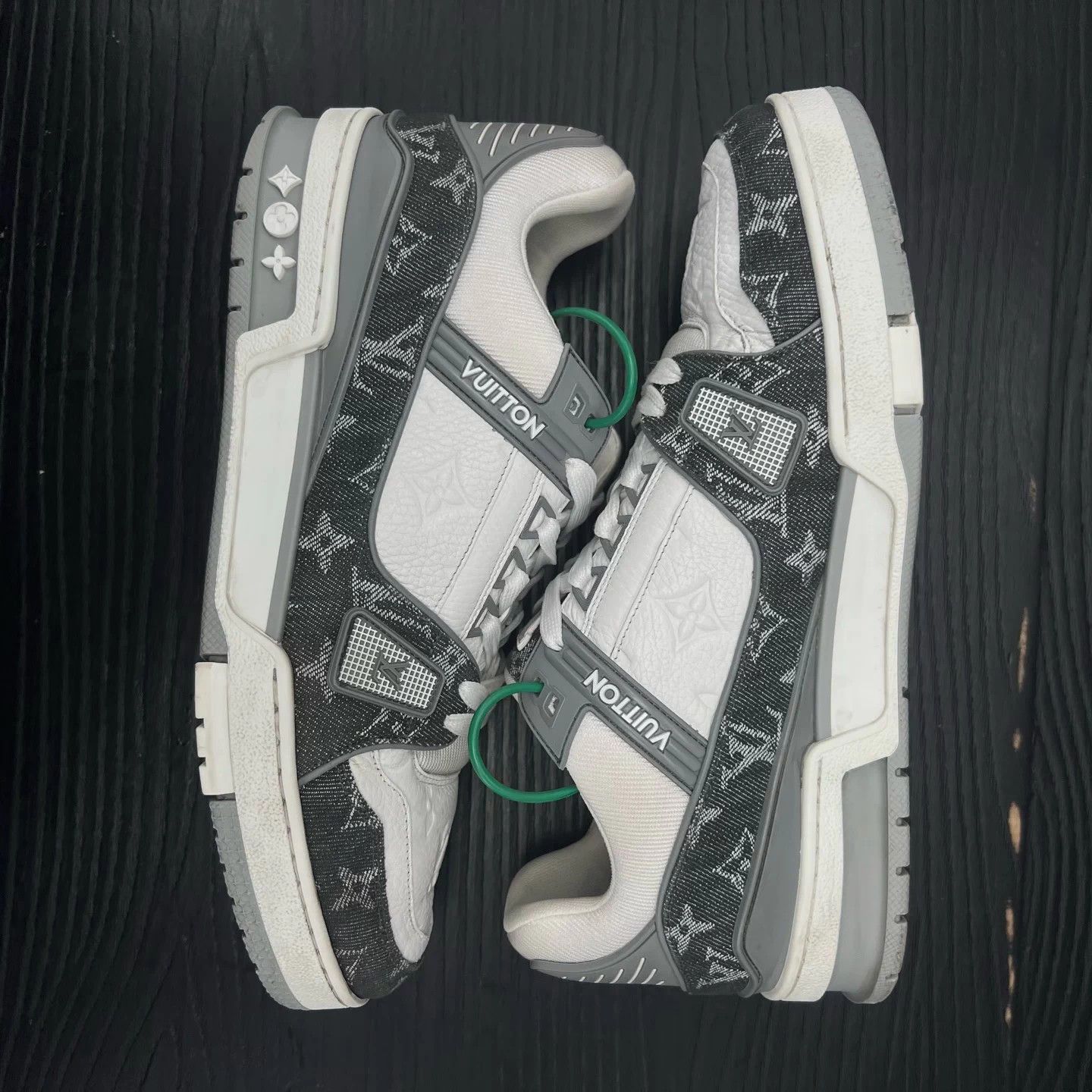 Louis Vuitton LV Trainer White and Gray 7/41 Size US 8 / EU 41 - 2 Thumbnail