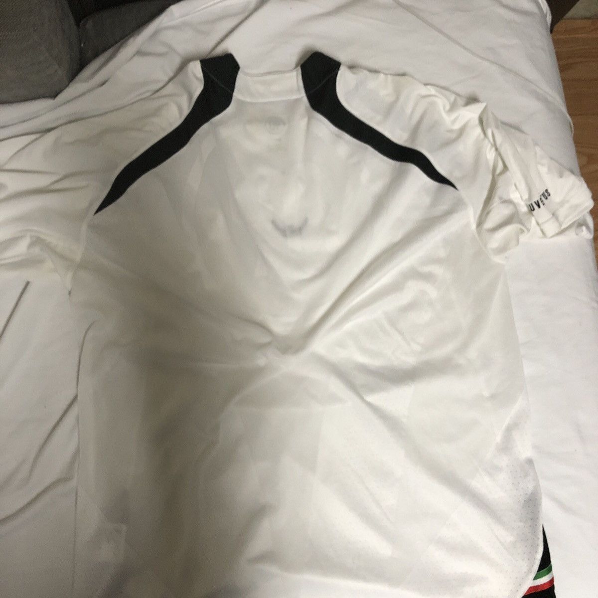 Nike Vintage Nike Juventus Training Soccer Jersey Total 90s 2005 Size US XL / EU 56 / 4 - 7 Thumbnail