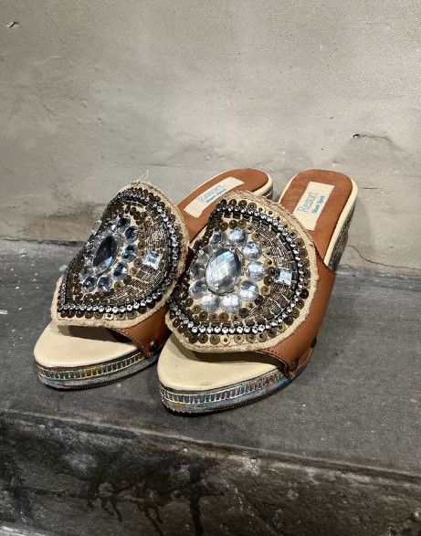 Share Spirit Homme Share Spirit Early Handcrafted Crystal Painted Sole Heels Size US 6.5 / IT 36.5 - 2 Thumbnail