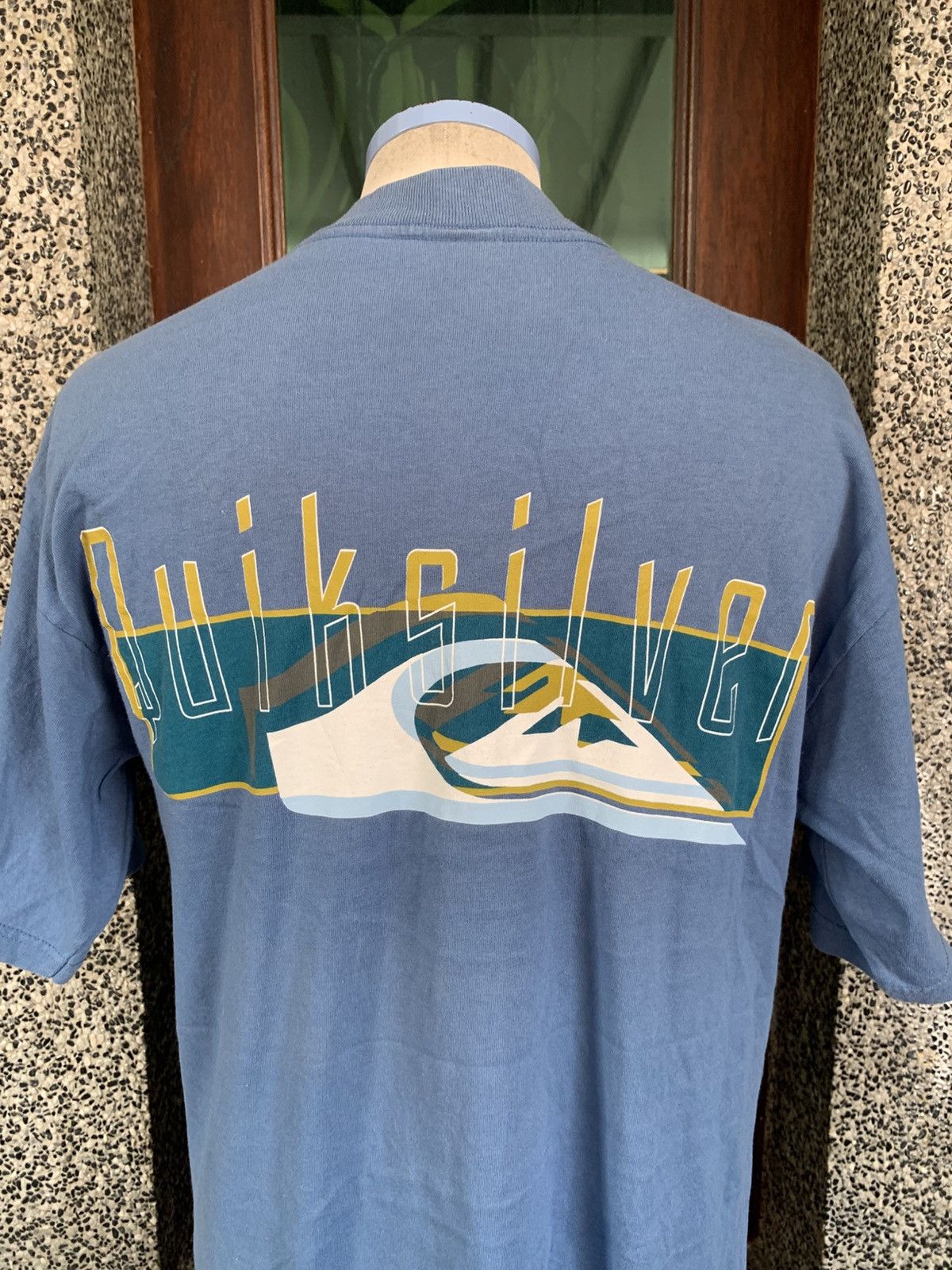Quiksilver Vintage Quiksilver Surf / Surfing / Surfwear T shirt Size US M / EU 48-50 / 2 - 2 Thumbnail